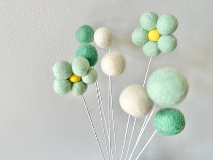 Mint Daisy Wool Bouquet