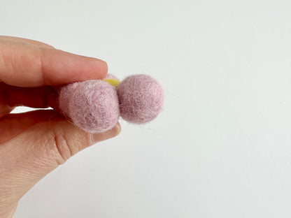 Felt Ball Daisies
