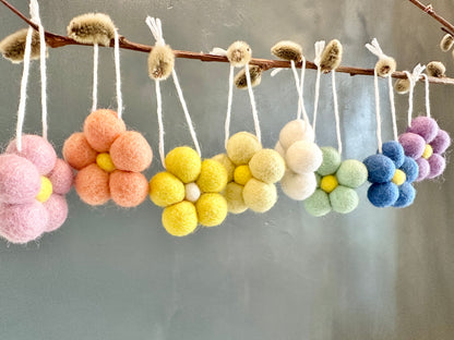 Felt Daisies Ornaments