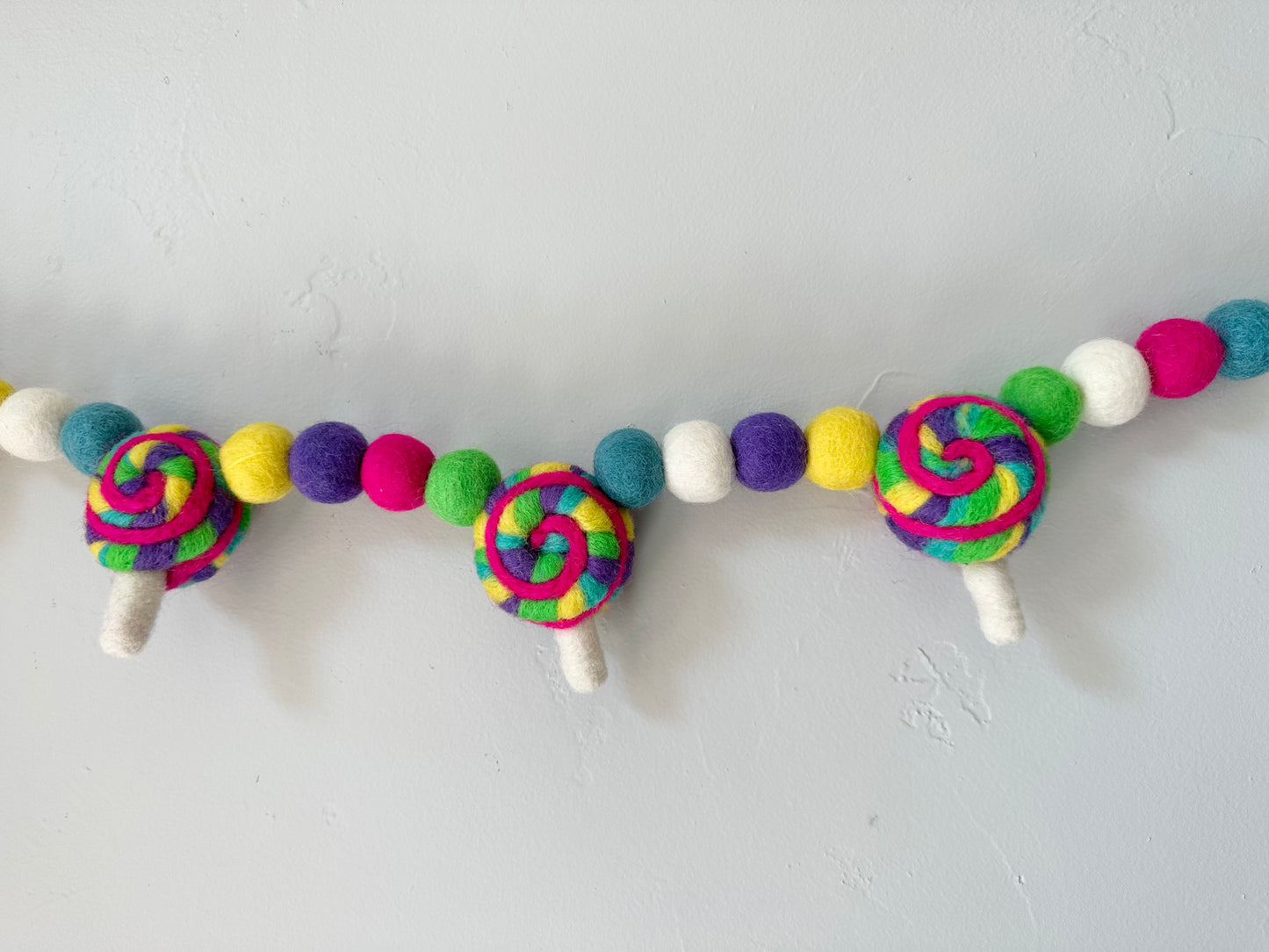 Neons Lollypop Garland