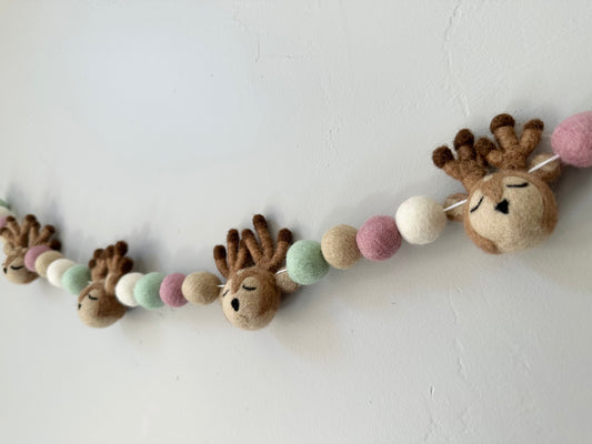 Sleepy Deer Garland