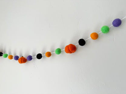 Vibrant Halloween Pumpkin Garland