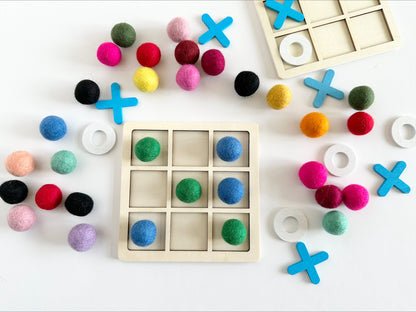 Felt Ball Tic Tac Toe Set