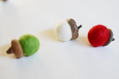 Christmas Wool Acorns - Redheadnblue