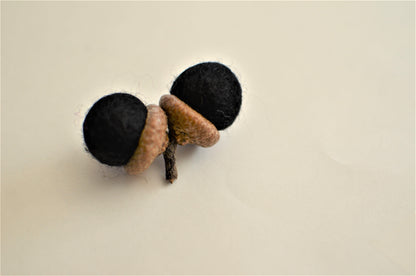 Neutrals Wool Acorns - Redheadnblue