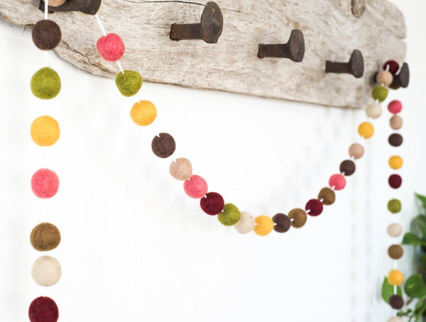 Fun Autumn Tones Garland - Redheadnblue