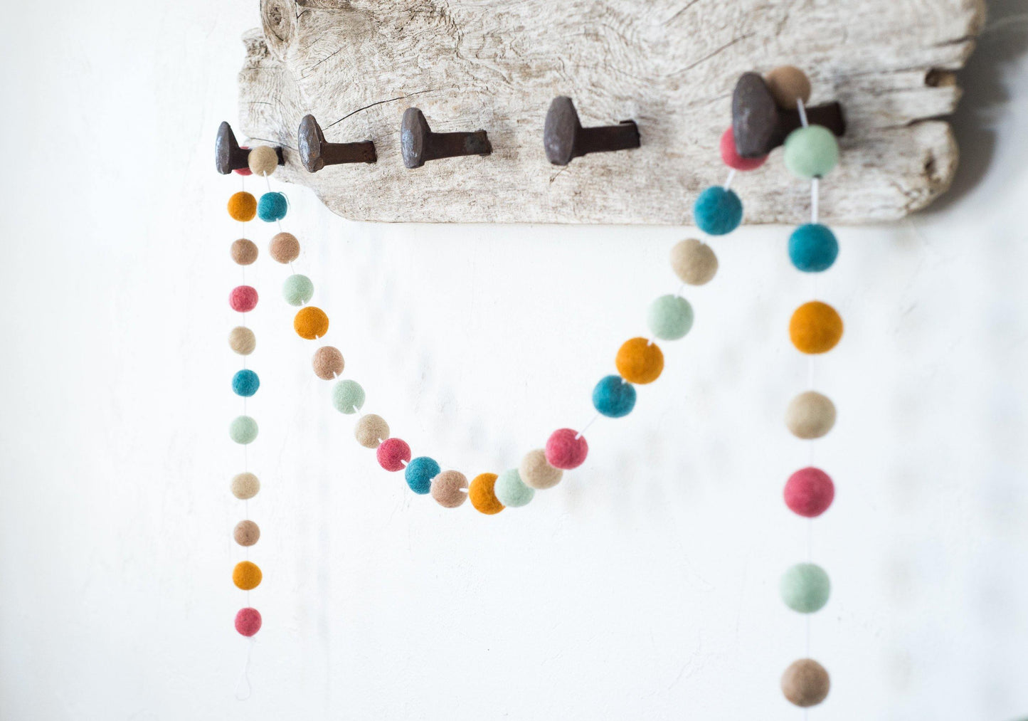 Eastery Spring Garland - Redheadnblue