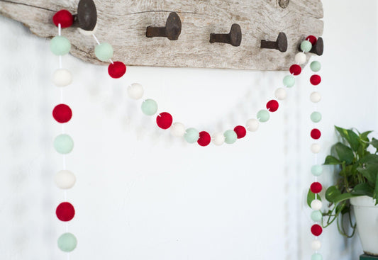 Retro Christmas Felt Ball Garland - Redheadnblue