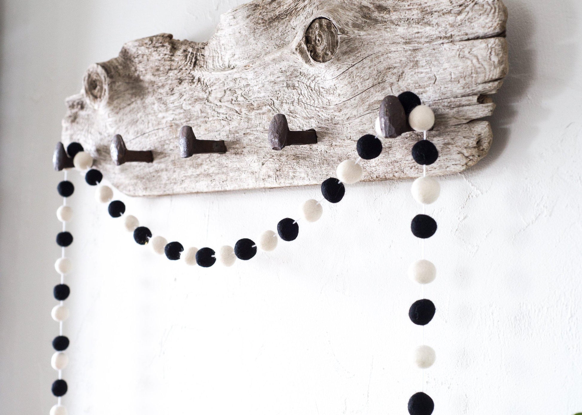 Black & White Felt Ball Garland - Redheadnblue