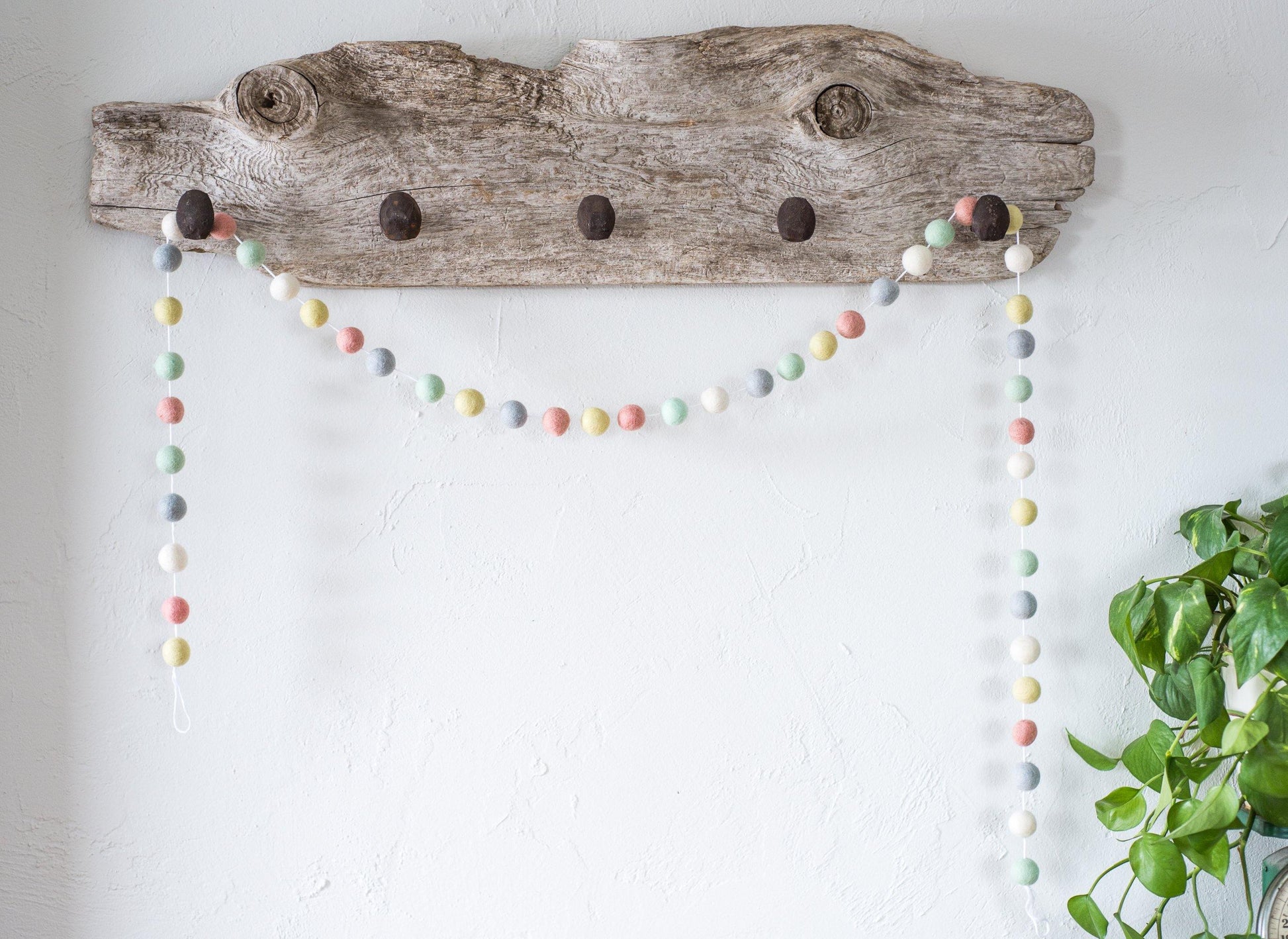 Pastel Easter Garland - Redheadnblue