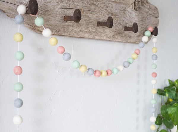 Random Placement Pastel Garland – Wool Jamboree