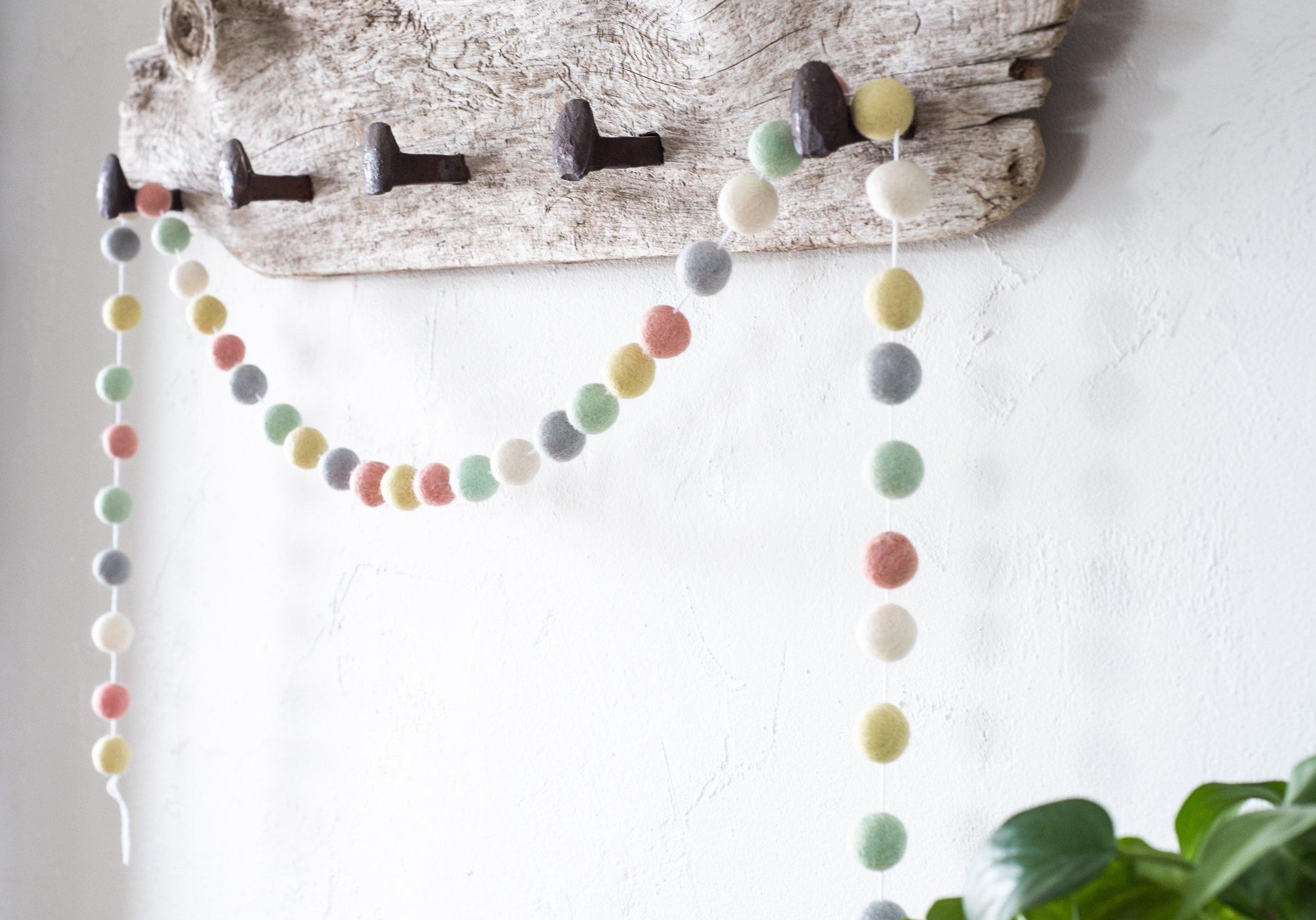 Pastel Easter Garland - Redheadnblue
