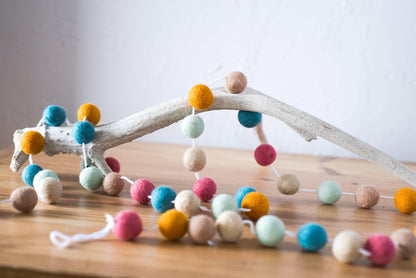 Eastery Spring Garland - Redheadnblue