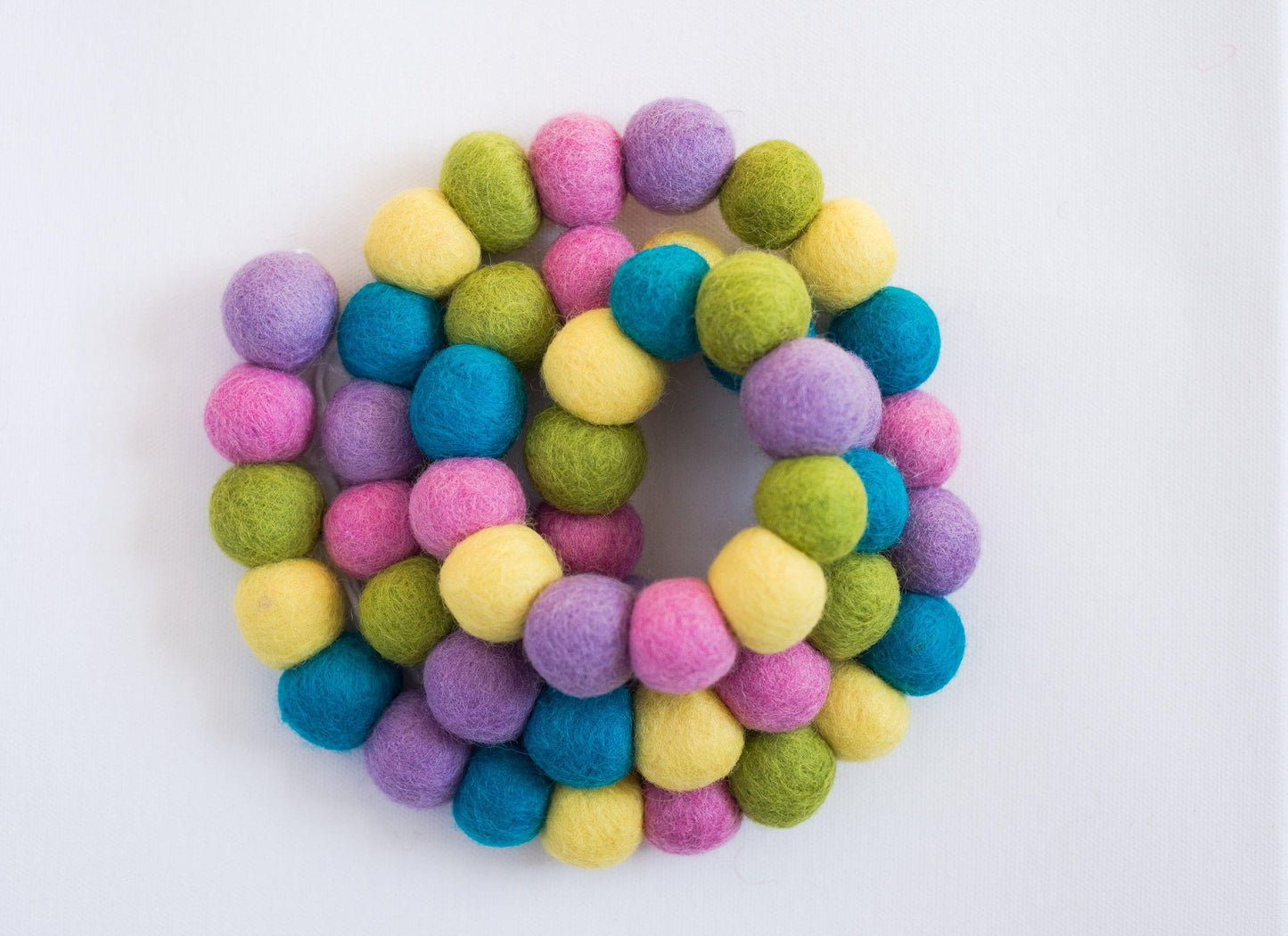 Bright Easter Garland - Redheadnblue