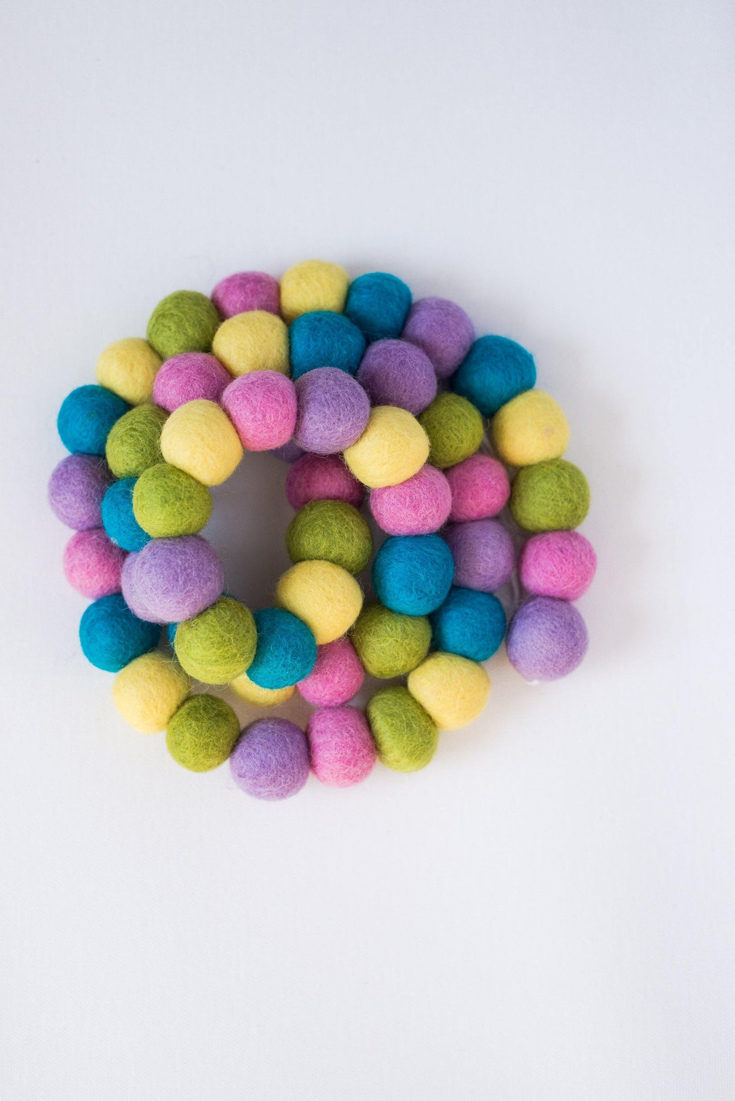 Bright Easter Garland - Redheadnblue