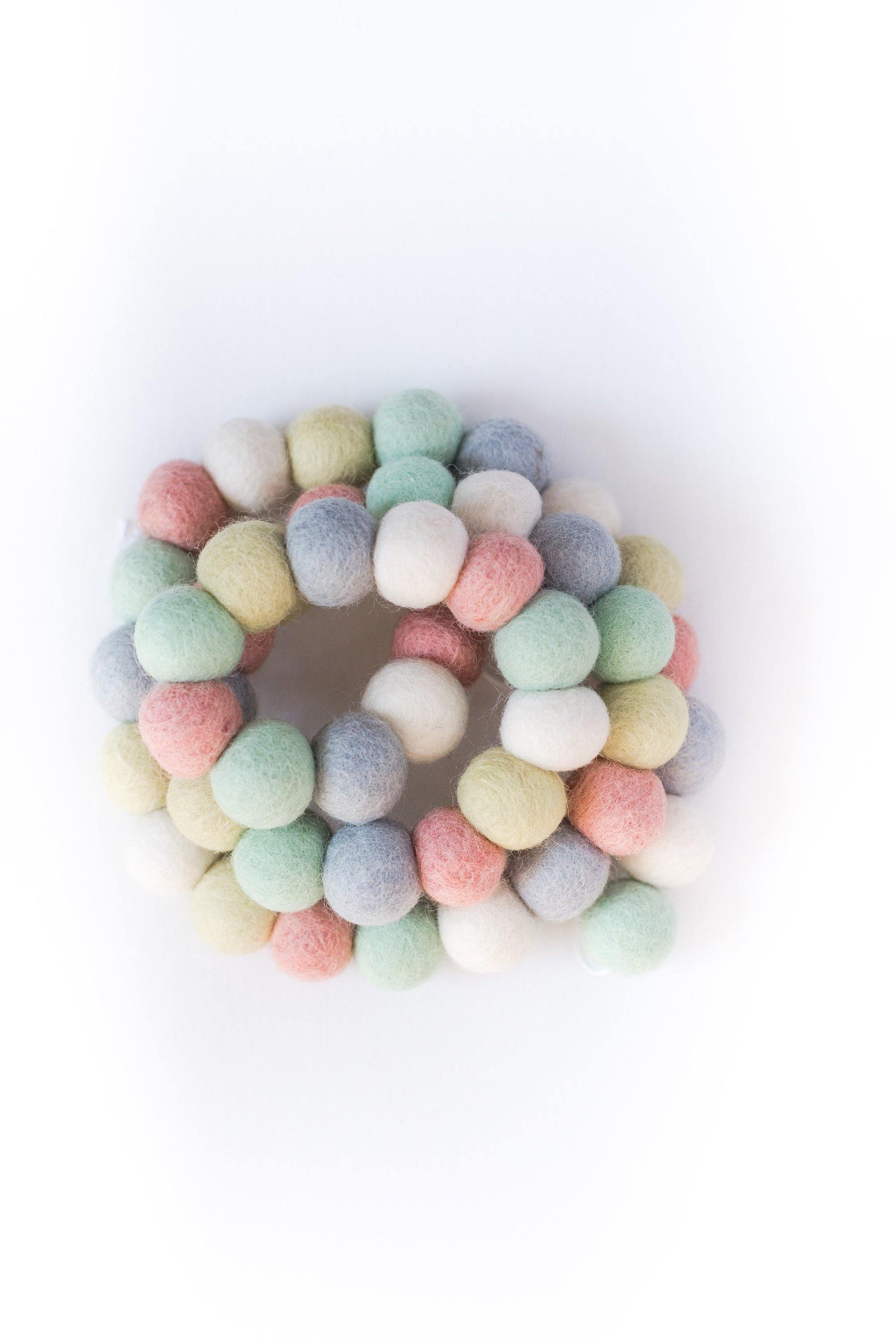 Pastel Easter Garland - Redheadnblue