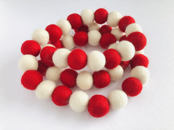 Wool Pom Pom Garland Decor for Christmas Party (Red, White, Green