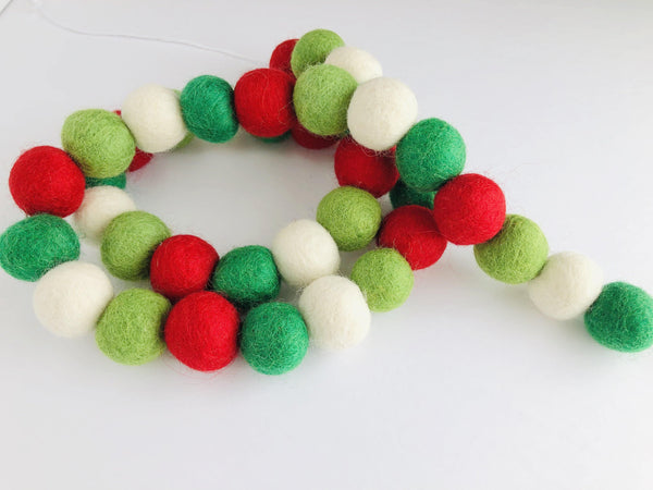 Retro Christmas - 2.5 cm Felt Pom Pom Balls – Wool Jamboree