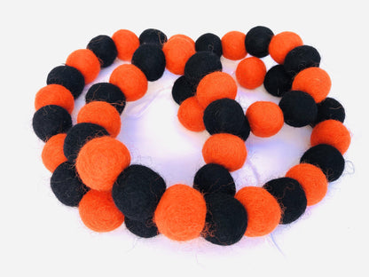 Black & Pumpkin Garland - Redheadnblue