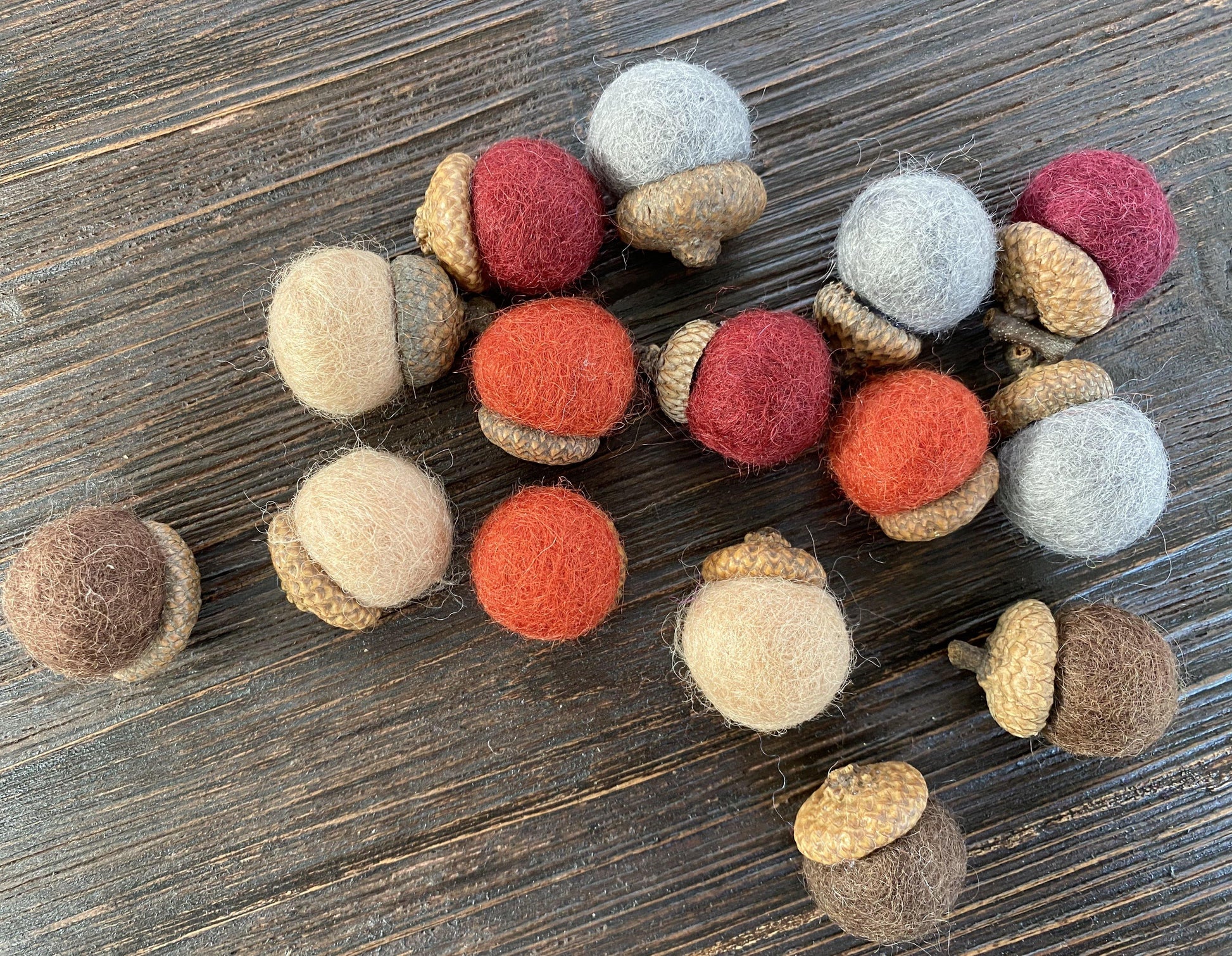 Autumn Wool Acorns - Redheadnblue