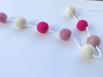 Shades of Pink Garland - Redheadnblue