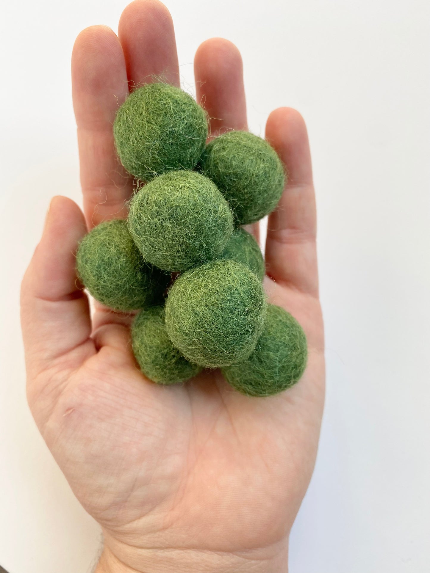Dark Green - 2.5 cm Felt Pom Pom Balls