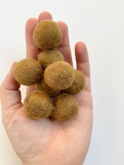 Peppercorn - 2.5 cm Felt Pom Pom Balls