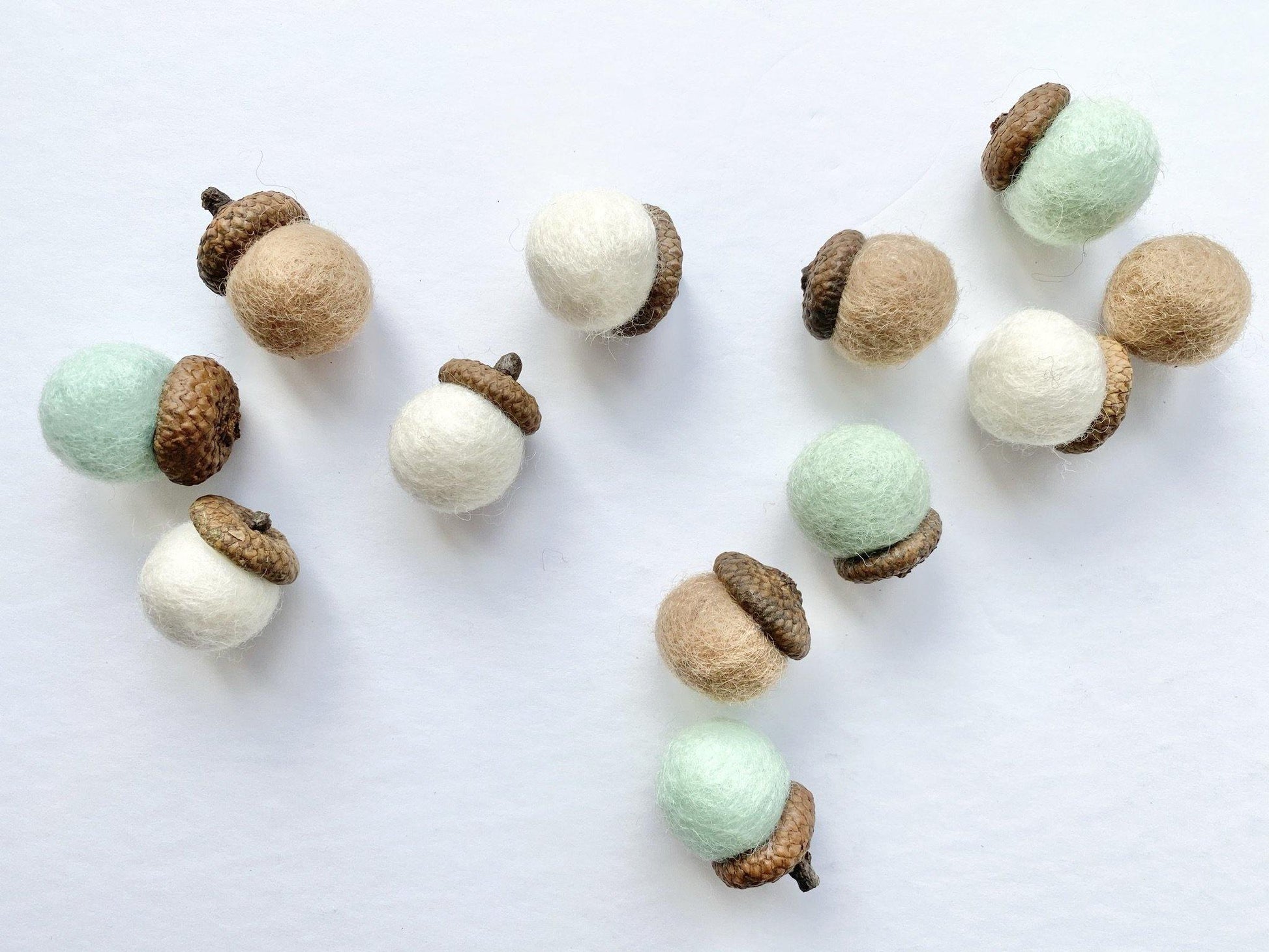 Soft Pallet Wool Acorns - Redheadnblue