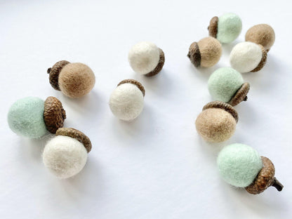 Soft Pallet Wool Acorns - Redheadnblue