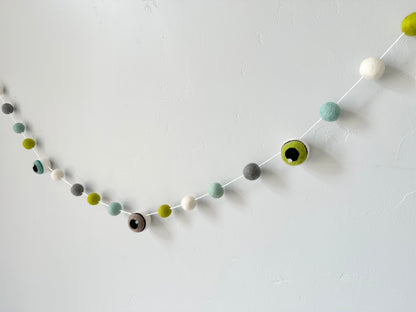 Spooky Eyeball Garland