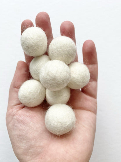 Blue Ombre - 2 cm Felt Pom Pom Balls - Wool Jamboree