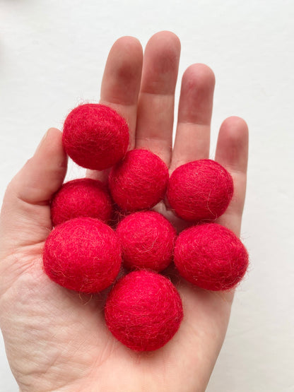 Fan Fave Christmas - 2.5 cm Felt Balls