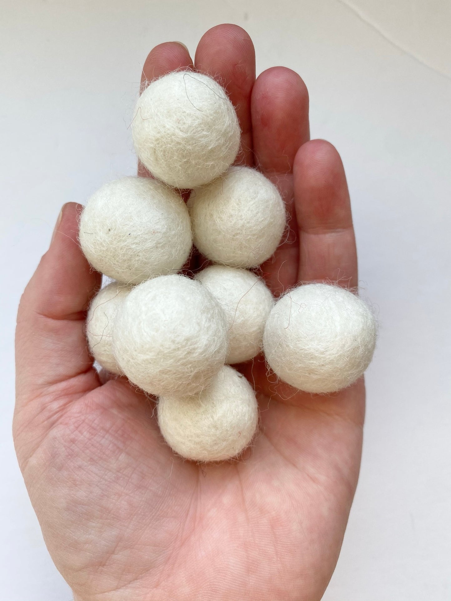 Fan Fave Christmas - 2.5 cm Felt Balls