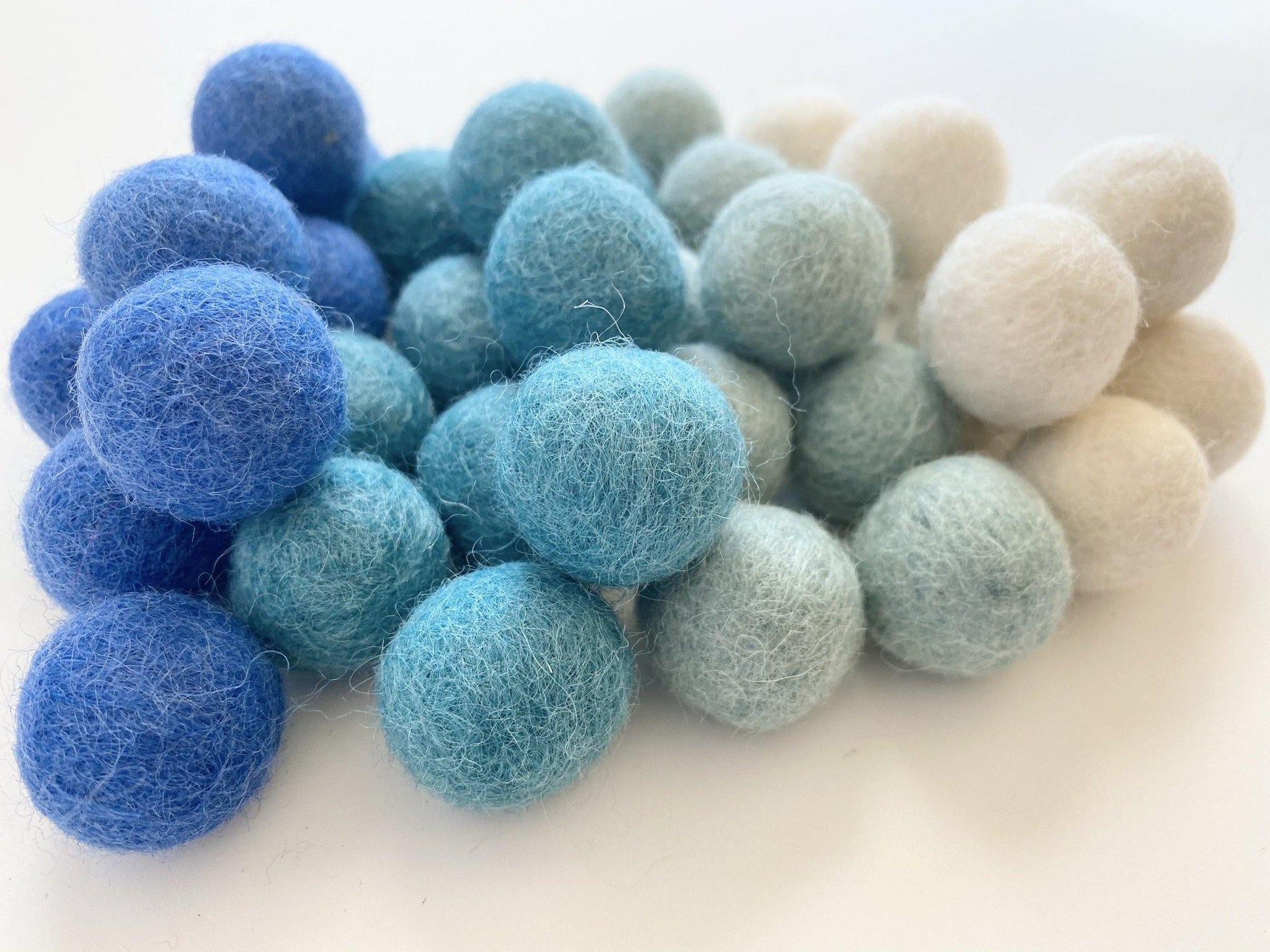 Blue Ombre - 2 cm Felt Pom Pom Balls - Wool Jamboree