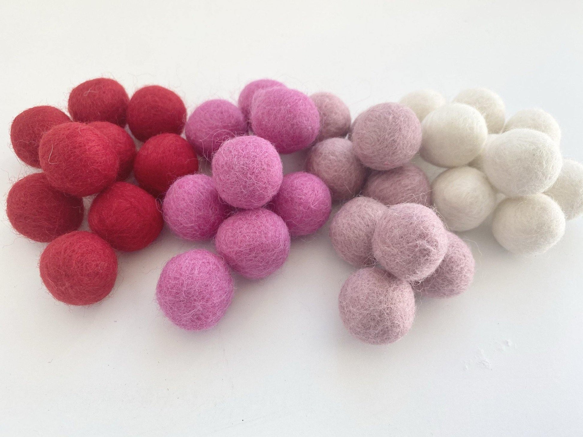 Valentines Ombre - 2 cm Felt Pom Pom Balls - Wool Jamboree