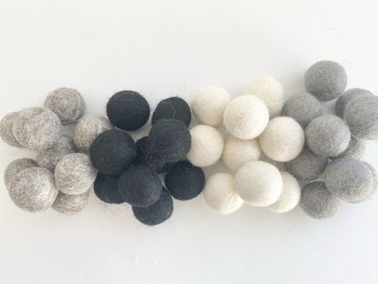 Monochromatic Ombre - 2 cm Felt Pom Pom Balls - Wool Jamboree