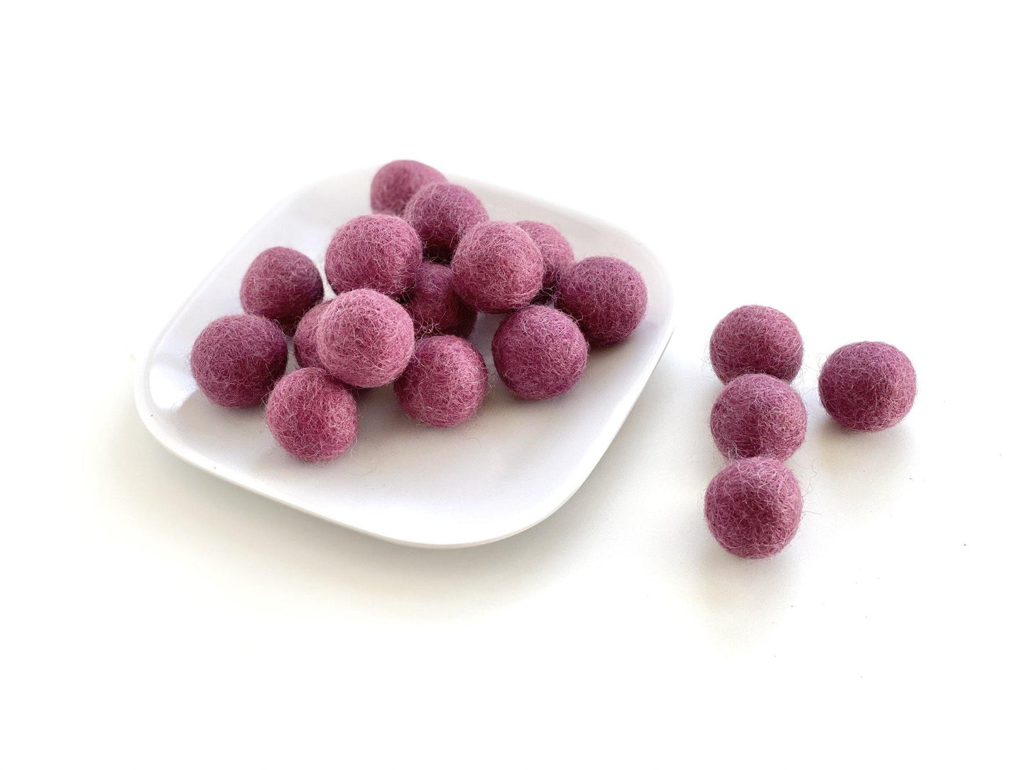 Orchid - 2 cm Felt Pom Pom Balls - Wool Jamboree