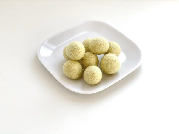 Straw - 2 cm Felt Pom Pom Balls - Wool Jamboree