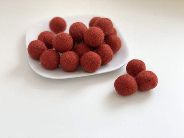 Rust Red - 2.5 cm Felt Pom Pom Balls – Wool Jamboree