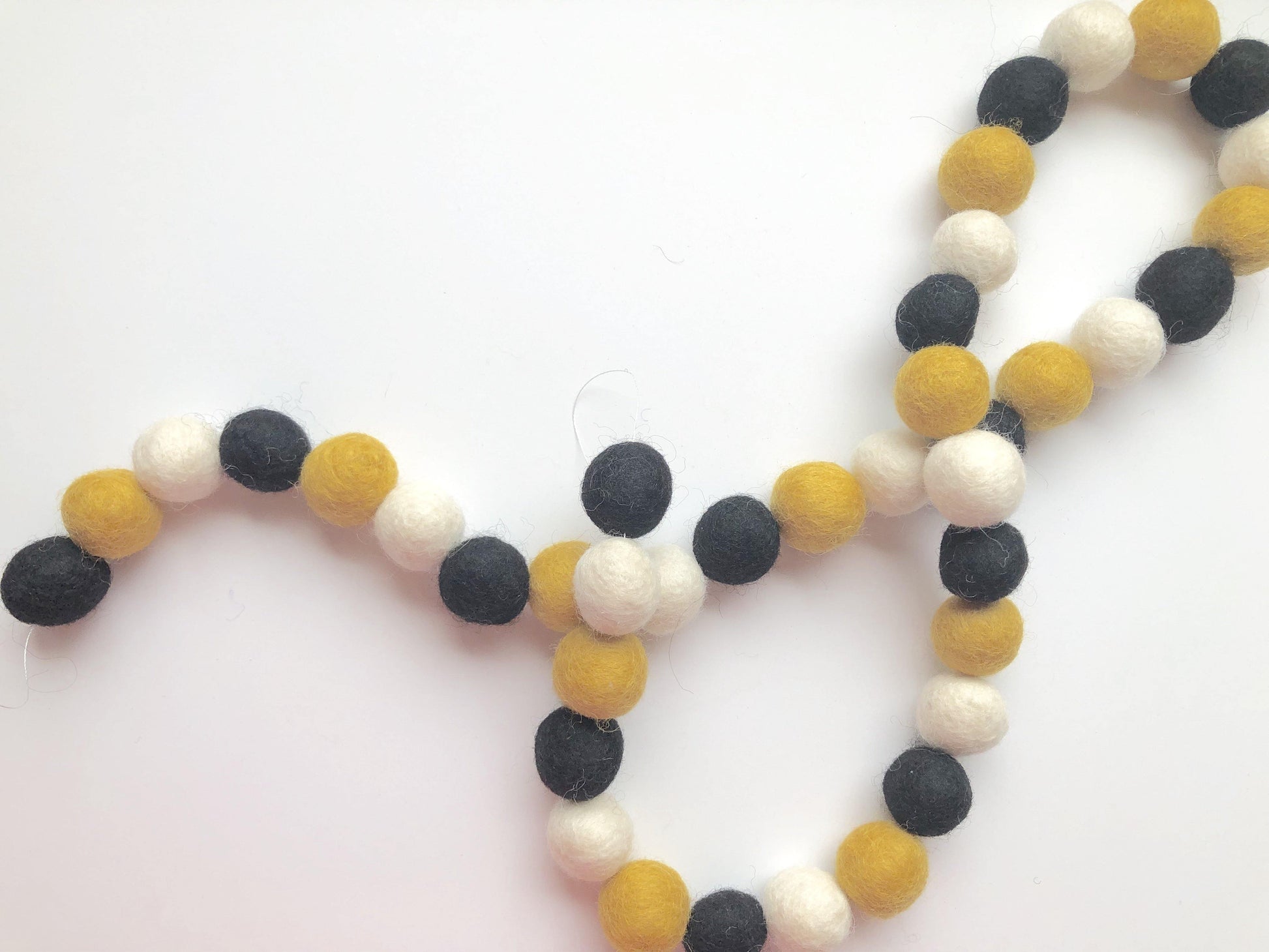 Bumble Bee Garland - Redheadnblue