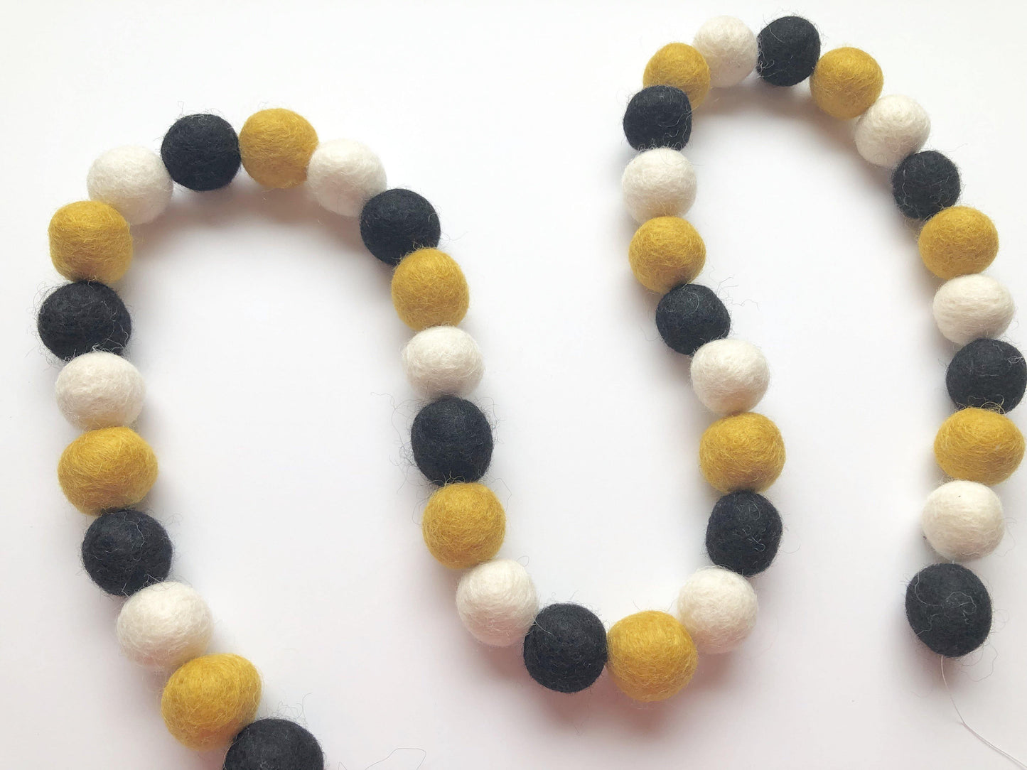 Bumble Bee Garland - Redheadnblue