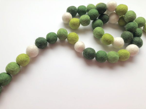 Green Ombre Garland - Redheadnblue