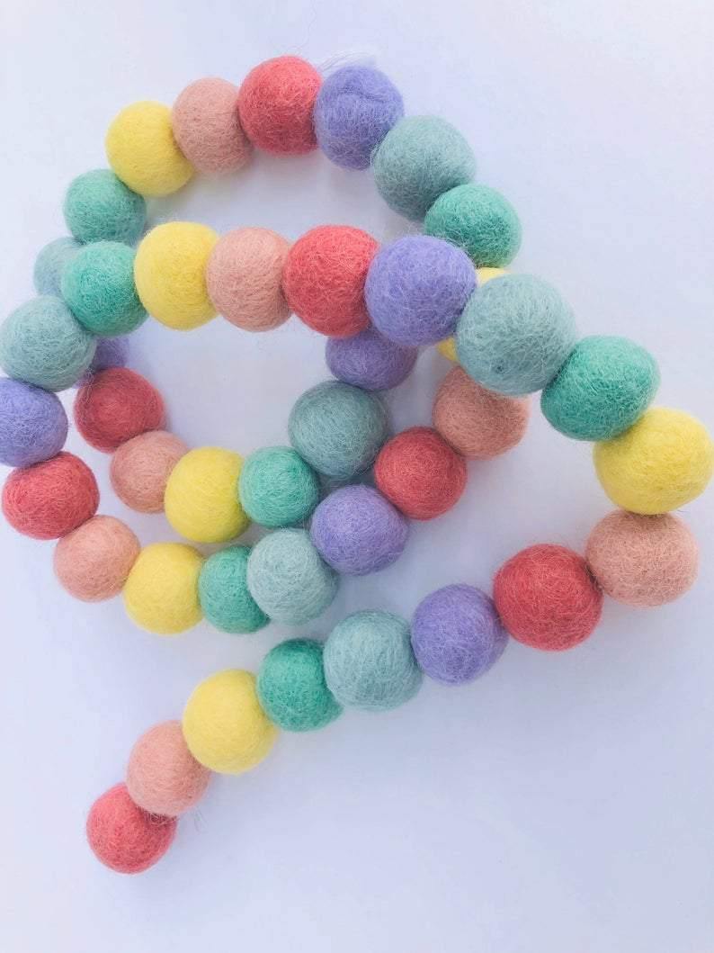 Soft Rainbow Garland - Redheadnblue