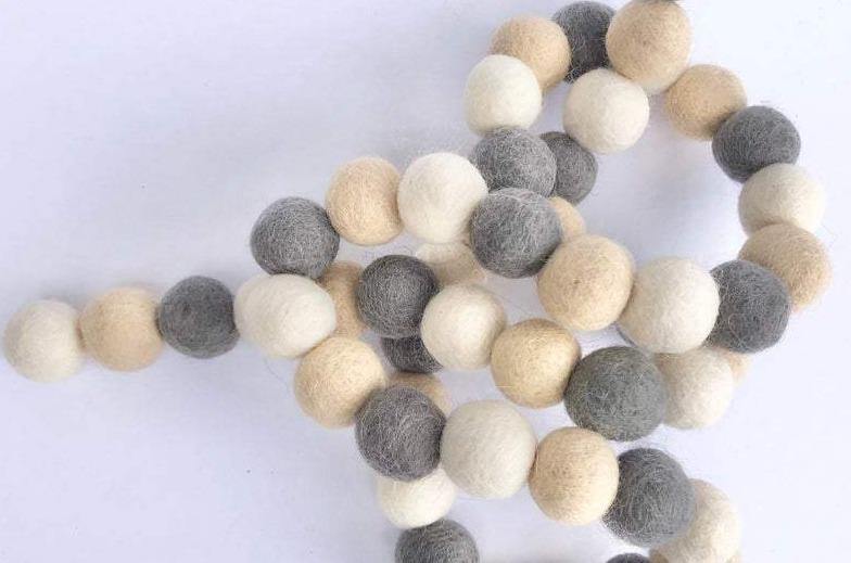Neutrals Garland - Redheadnblue
