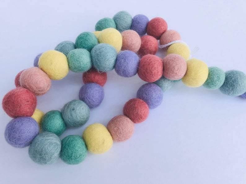 Soft Rainbow Garland - Redheadnblue