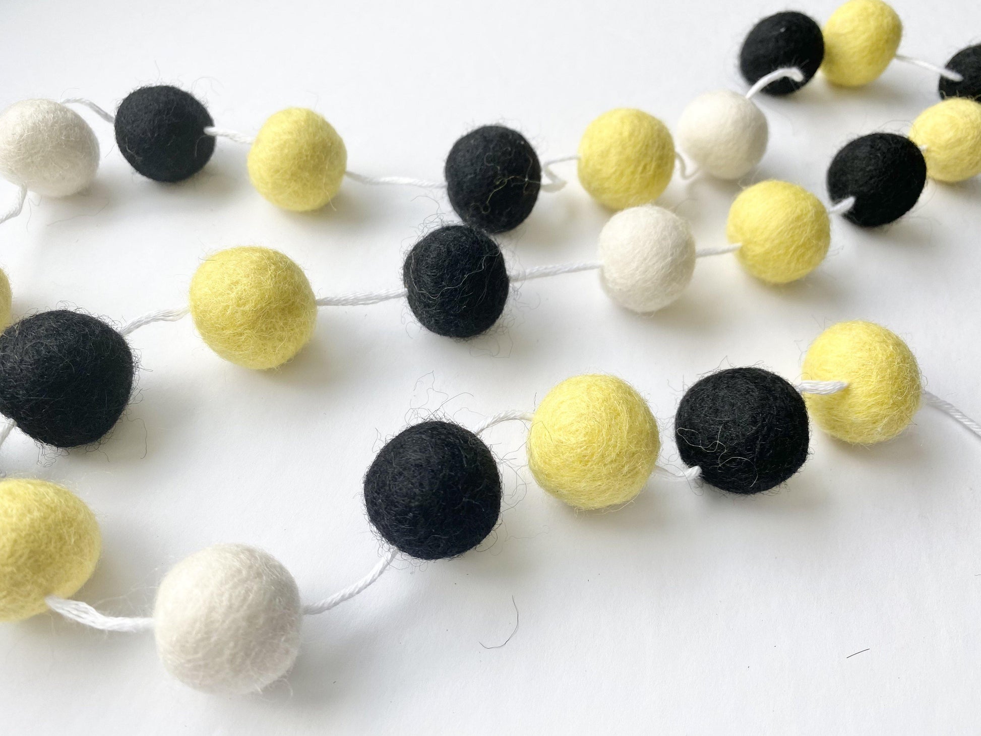 Honey Bee Garland - Redheadnblue