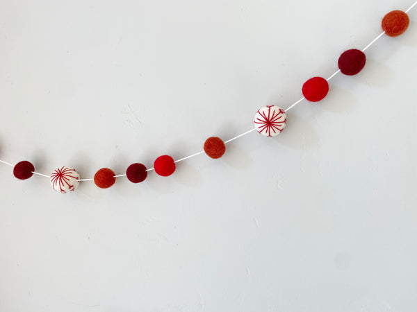 White Snowflake Ball Garland