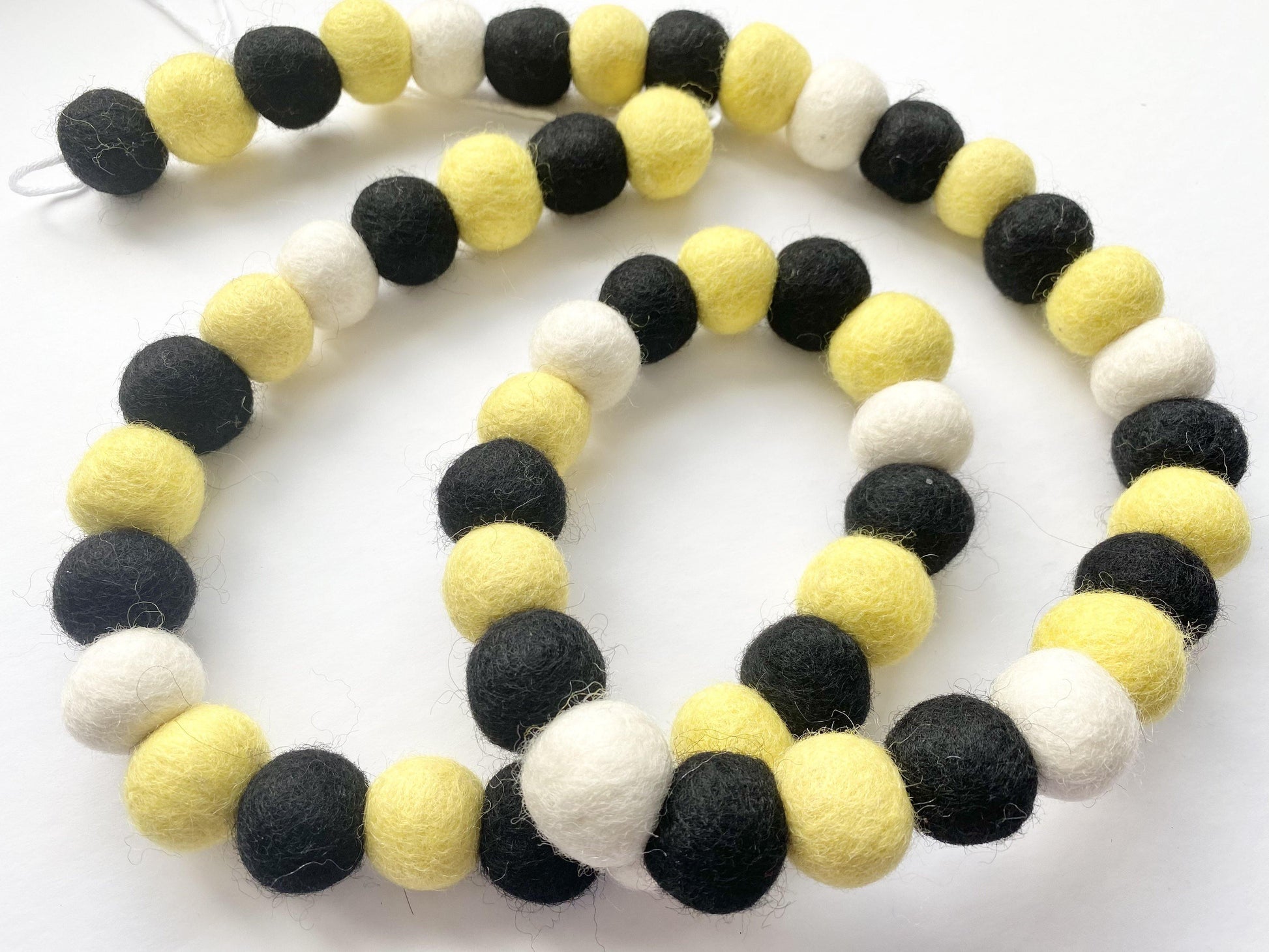 Honey Bee Garland - Redheadnblue