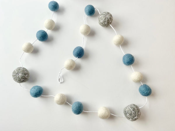 Gray Snowflake Ball Garland