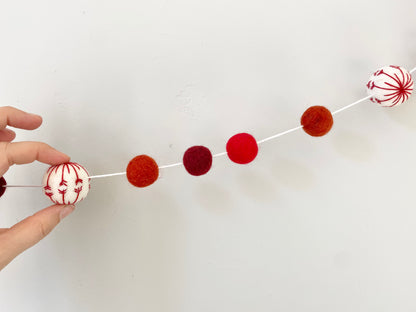 White Snowflake Ball Garland
